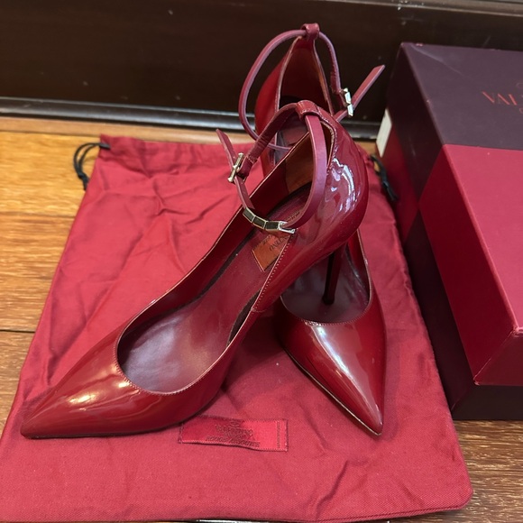 Red Stiletto Heels - Picture 9 of 14